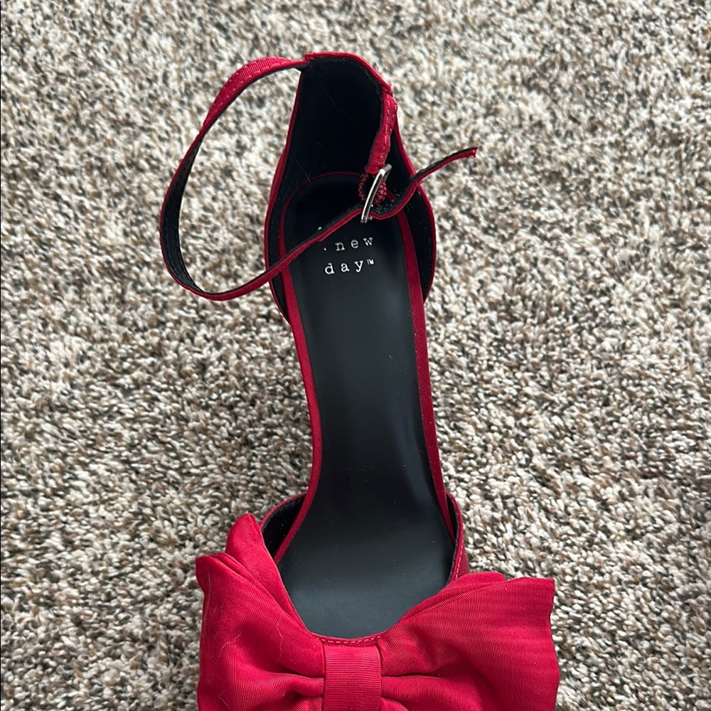 Brand NEW Grace Bow Pumps with Memory Foam - Picture 8 of 8